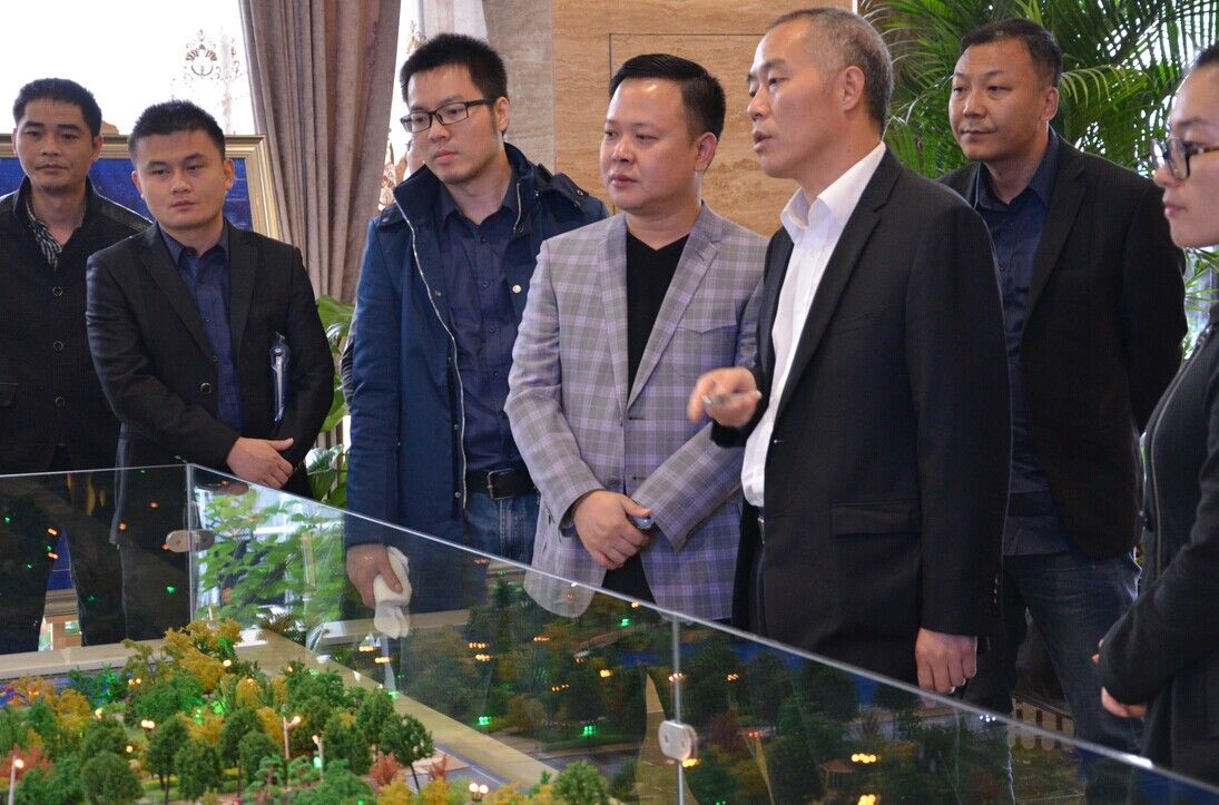 落實(shí)區(qū)委會(huì)議精神 學(xué)習(xí)園區(qū)開發(fā)經(jīng)驗(yàn)-李曉彤率隊(duì)調(diào)研株洲高科集團(tuán)